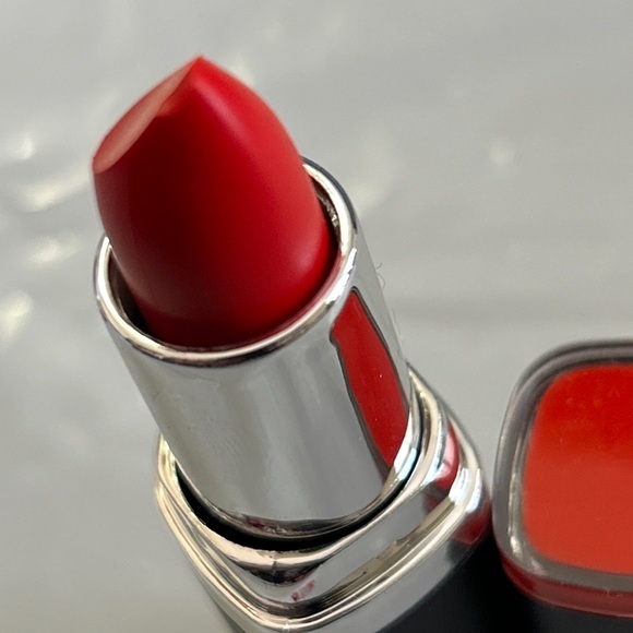 J.Cat Beauty Matte Lipstick Diary MLD107 Hump Wednesday NEW - Picture 3 of 7